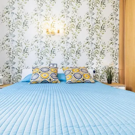 -malagasunapts- Modern Citycentre Pool&parking *